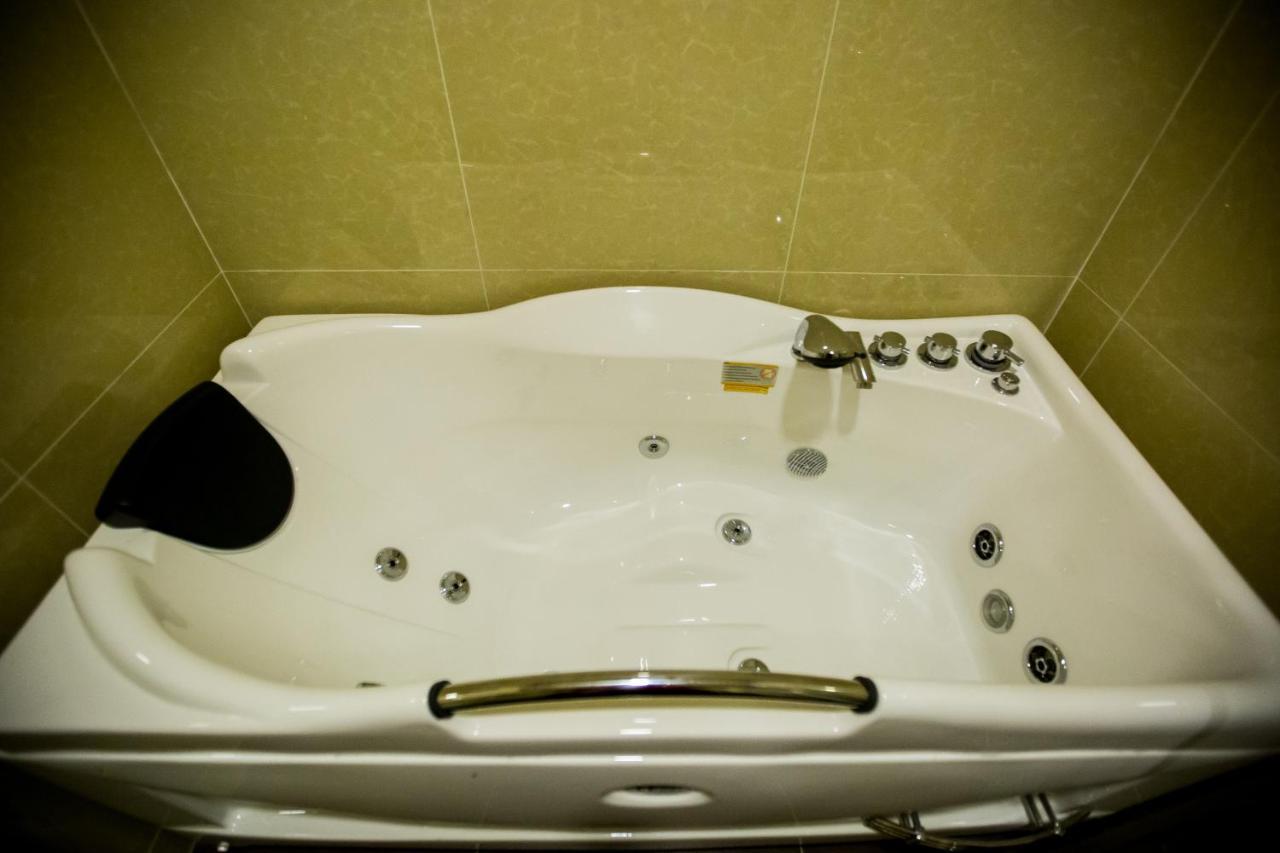 Rs Boutique Hotel Клуанг Экстерьер фото