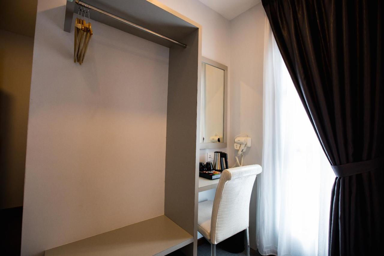 Rs Boutique Hotel Клуанг Экстерьер фото